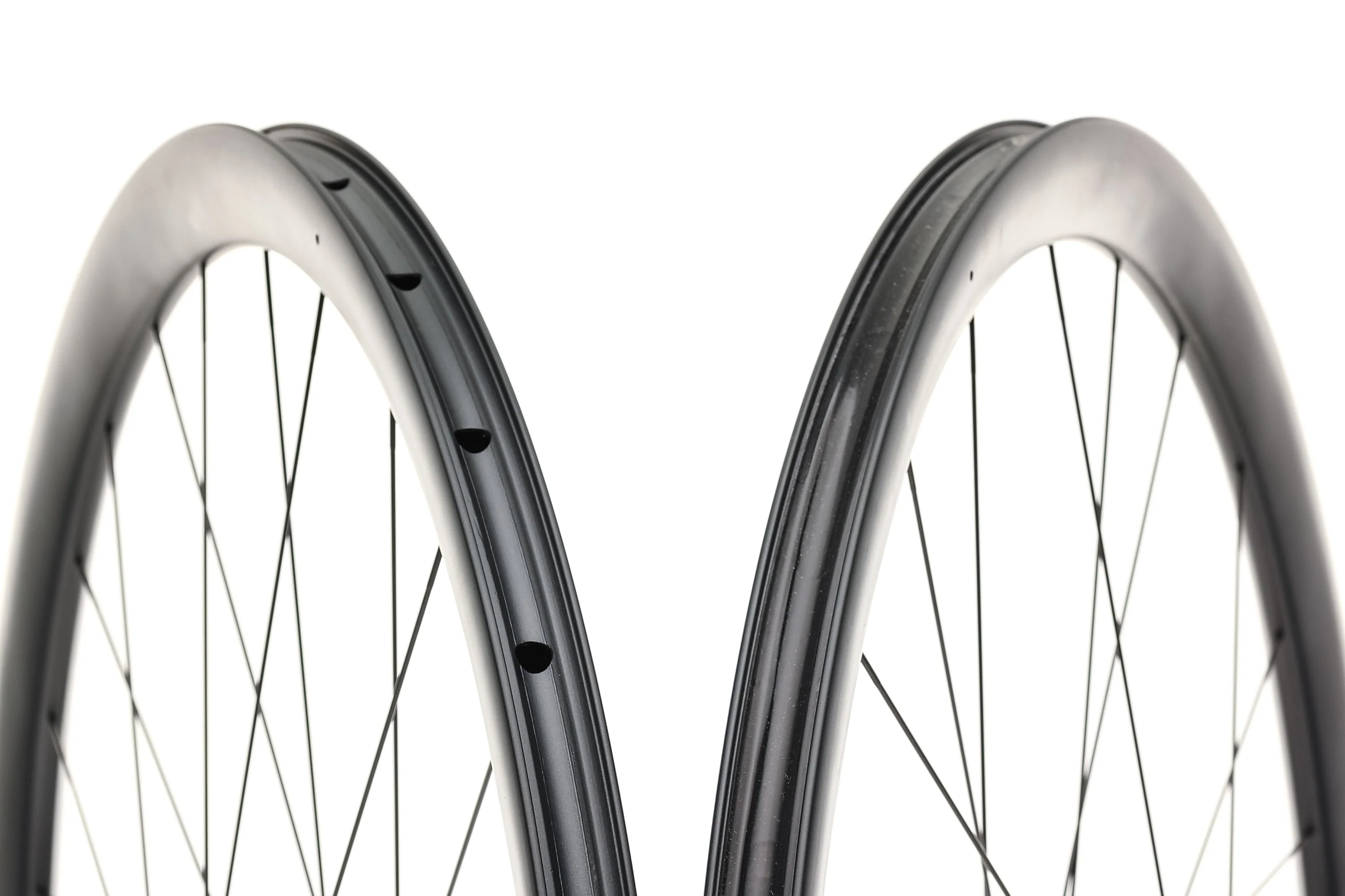 Cannondale Hollowgram 35 Disc Carbon Tubeless 700c Wheelset - Image 5