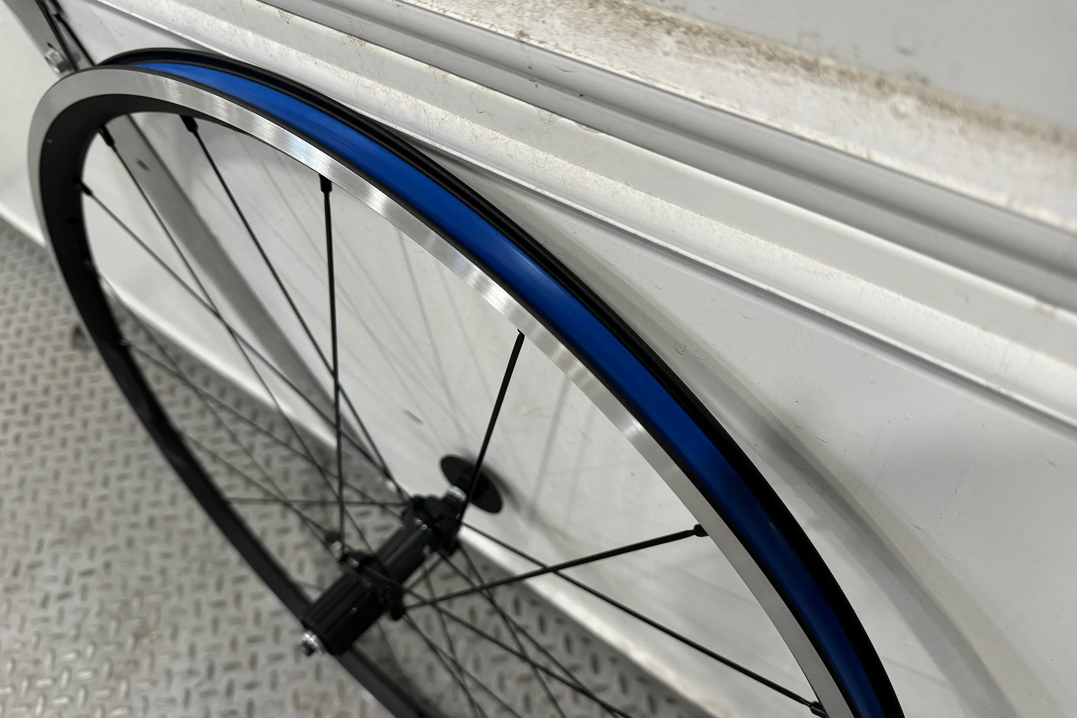Shimano RS300 Alloy Clincher 700c Rear Wheel - Image 2