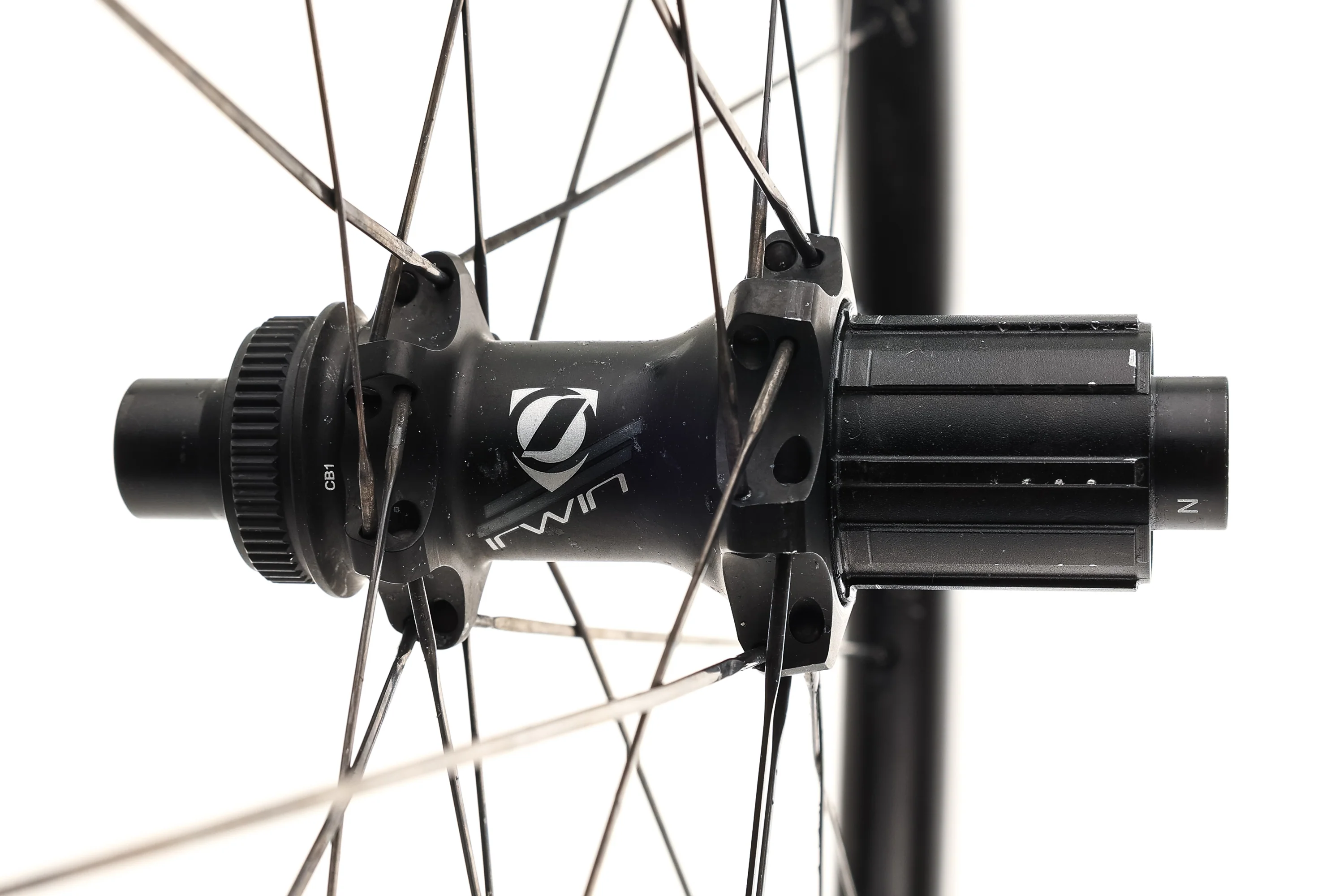 Irwin AON 40 Carbon Tubeless 700c Wheelset - Image 3