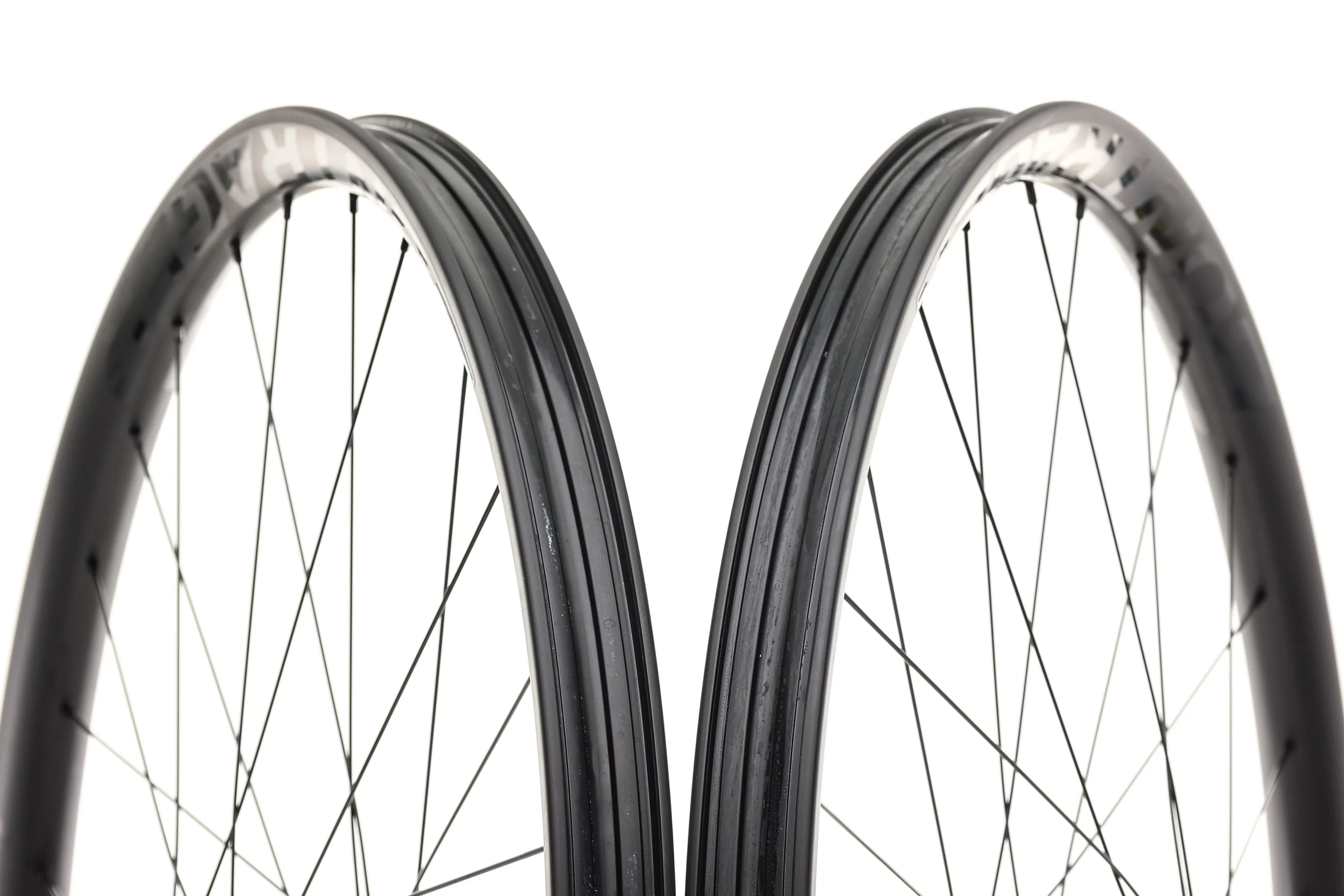 Bontrager Line Elite 30 TLR Boost Carbon Tubeless 29" Wheelset - Image 5