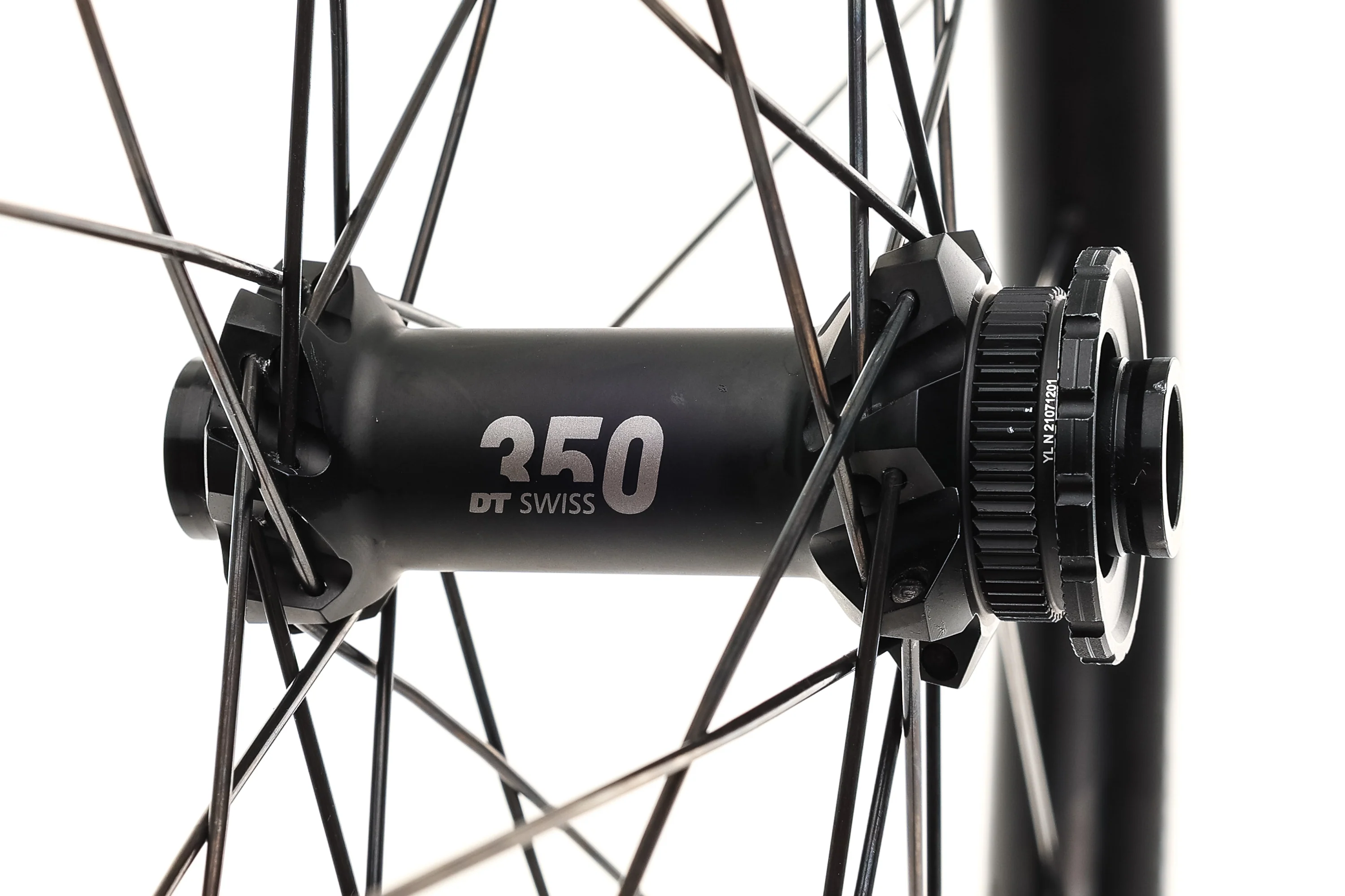 DT Swiss XRC 1700 Spline Carbon Tubeless 29" Wheelset - Image 4