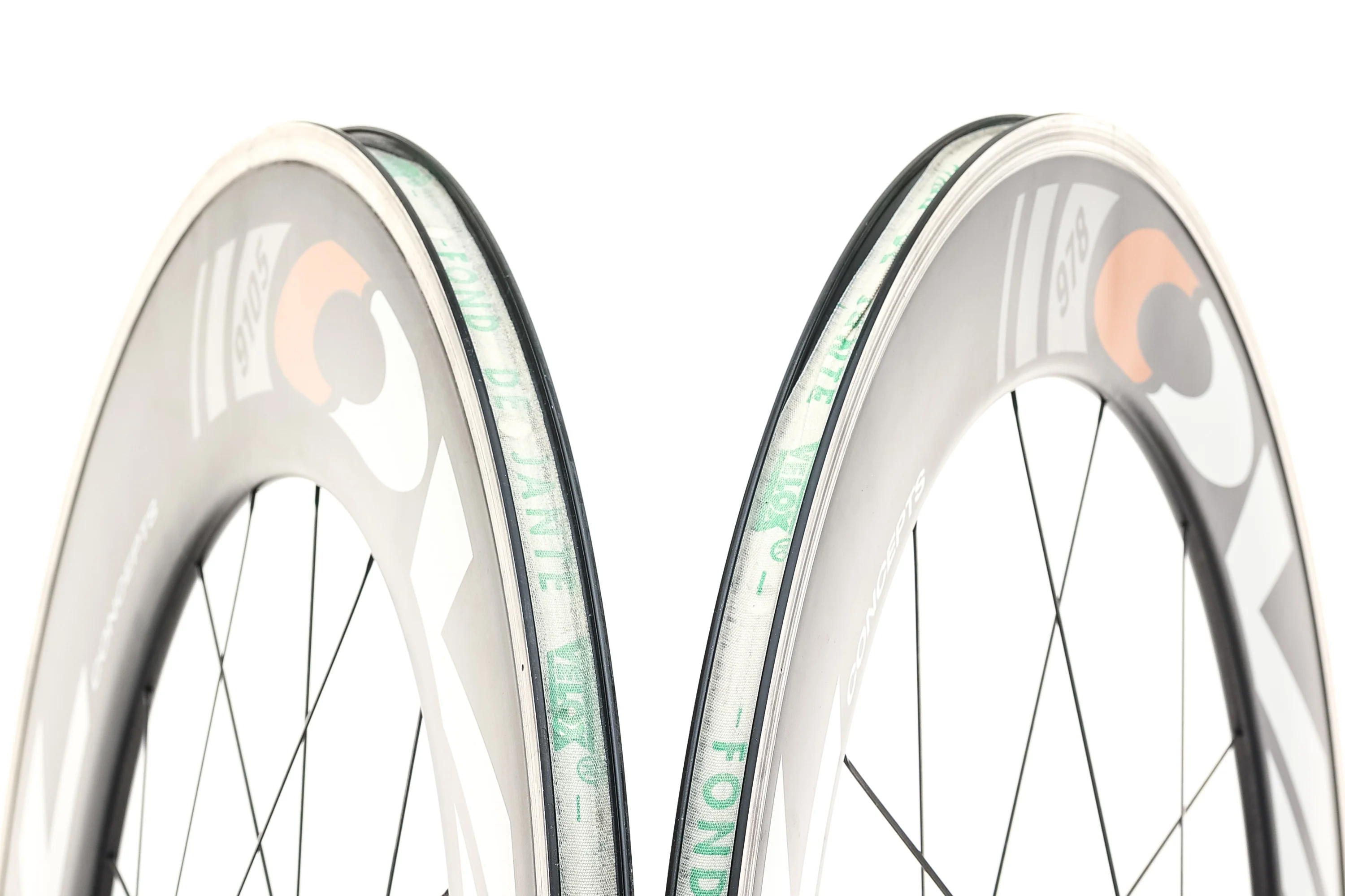 Oval Concepts 978/9105 Carbon Clincher 700c Wheelset - Image 5