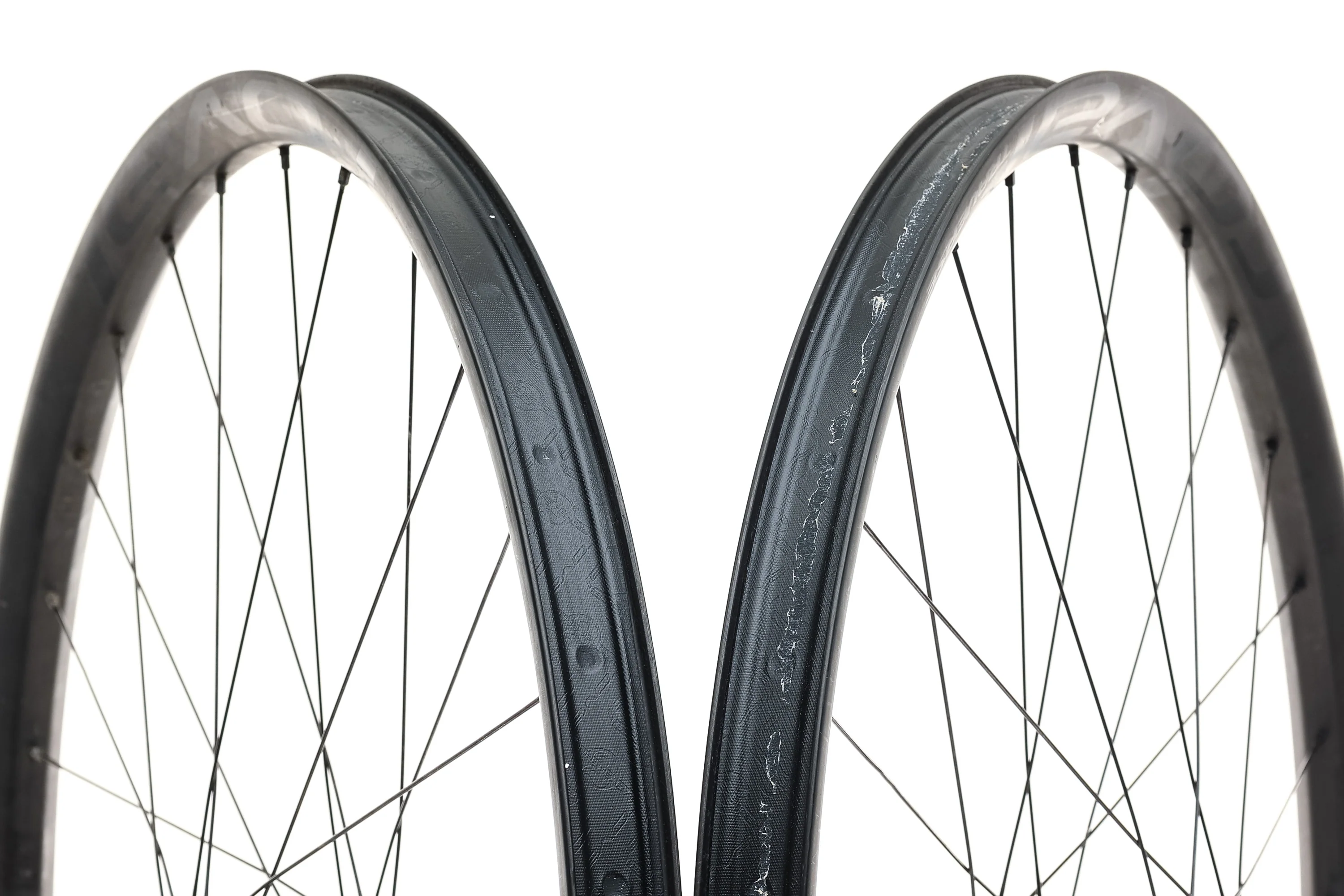 Roval Traverse Carbon Tubeless 29" Wheelset - Image 9