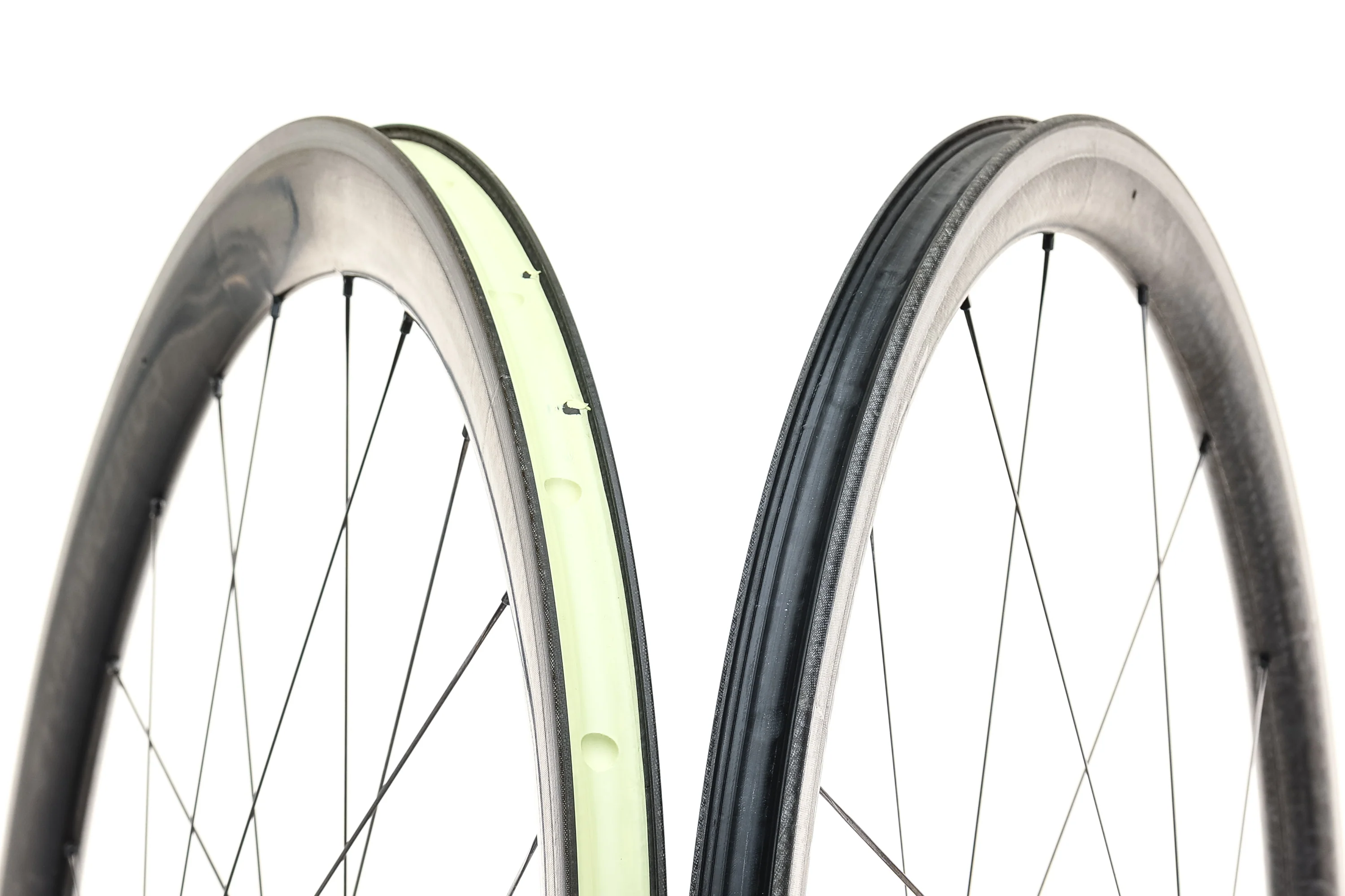 Bontrager Aeolus 3 Carbon Tubeless 700c Wheelset - Image 5