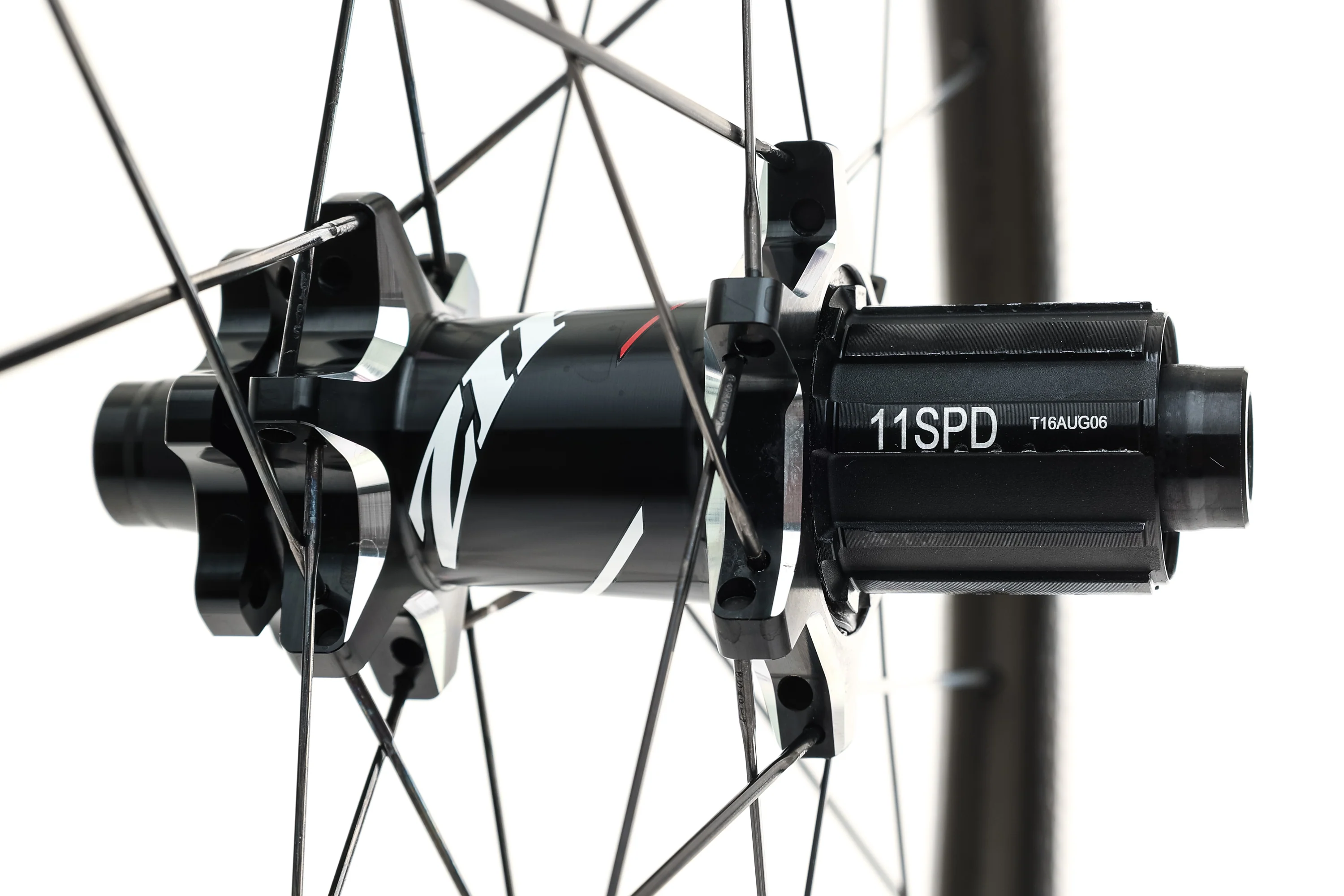 Zipp 303 Firecrest Carbon Tubeless 650b Wheelset - Image 3
