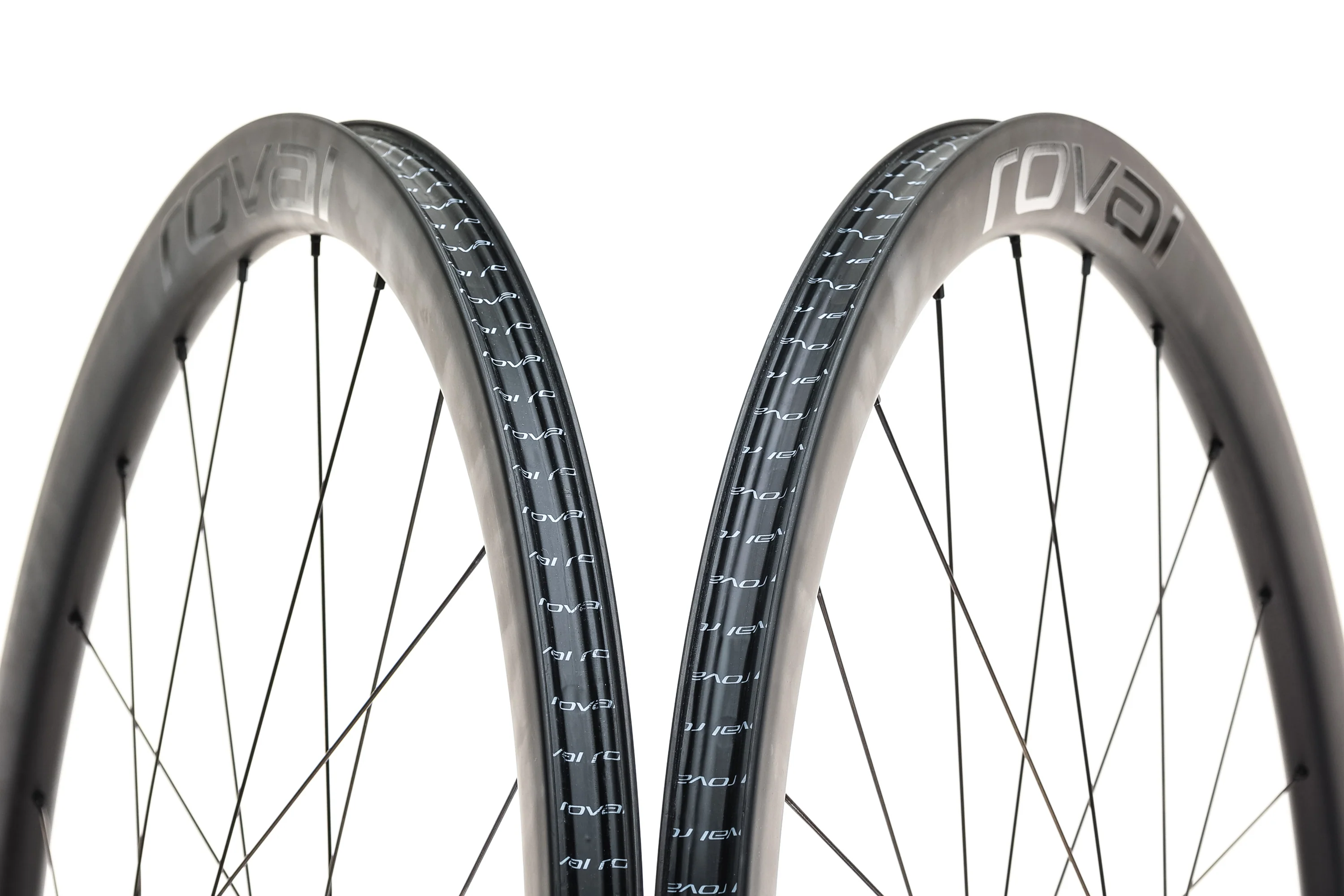 Roval C38 Carbon Tubeless 700c Wheelset - Image 5