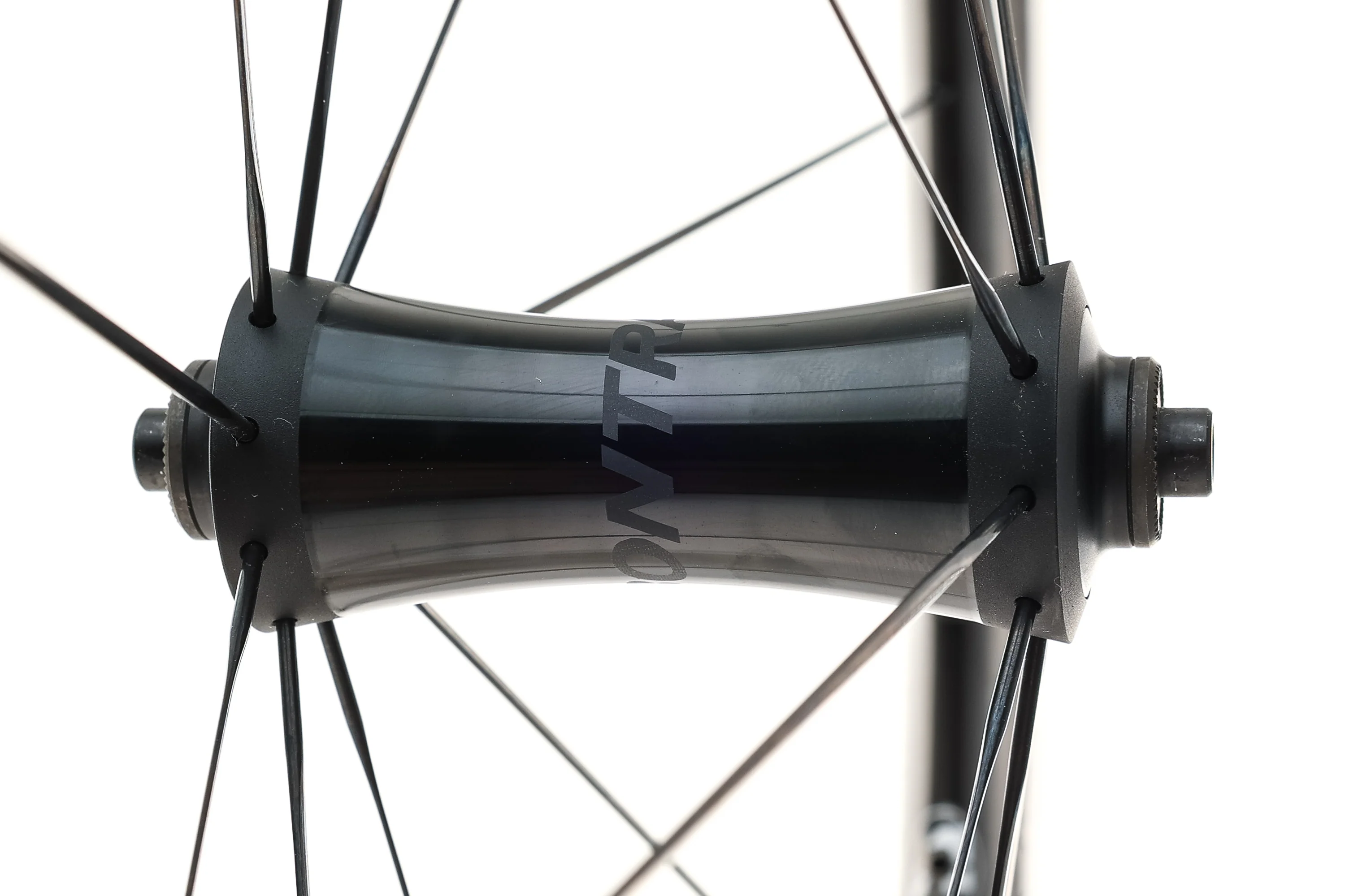 Bontrager Aeolus XXX 6 Carbon Clincher 700c Wheelset - Image 4
