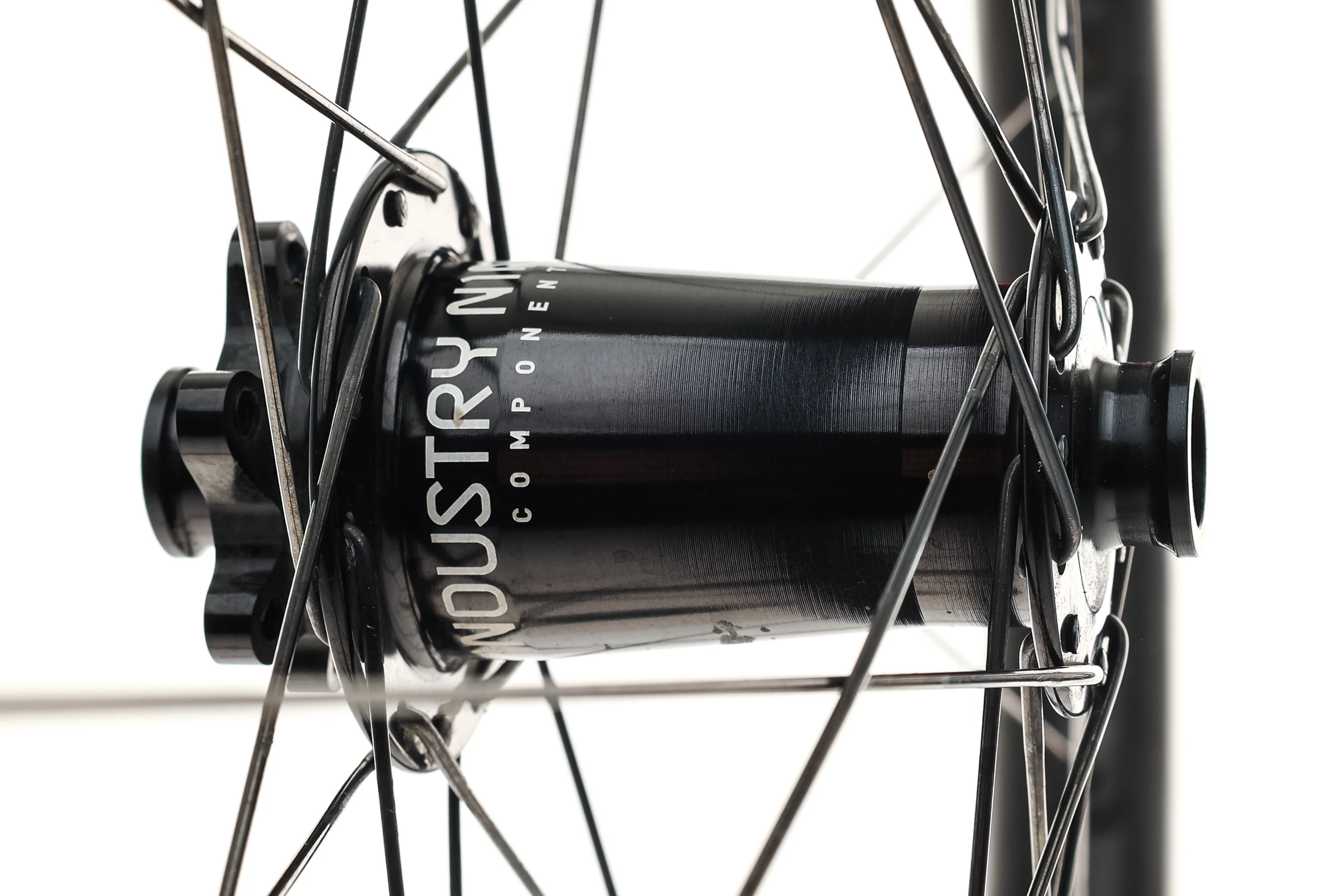 Santa Cruz Reserve 30 Carbon Tubeless 29" Front Wheel - Image 3