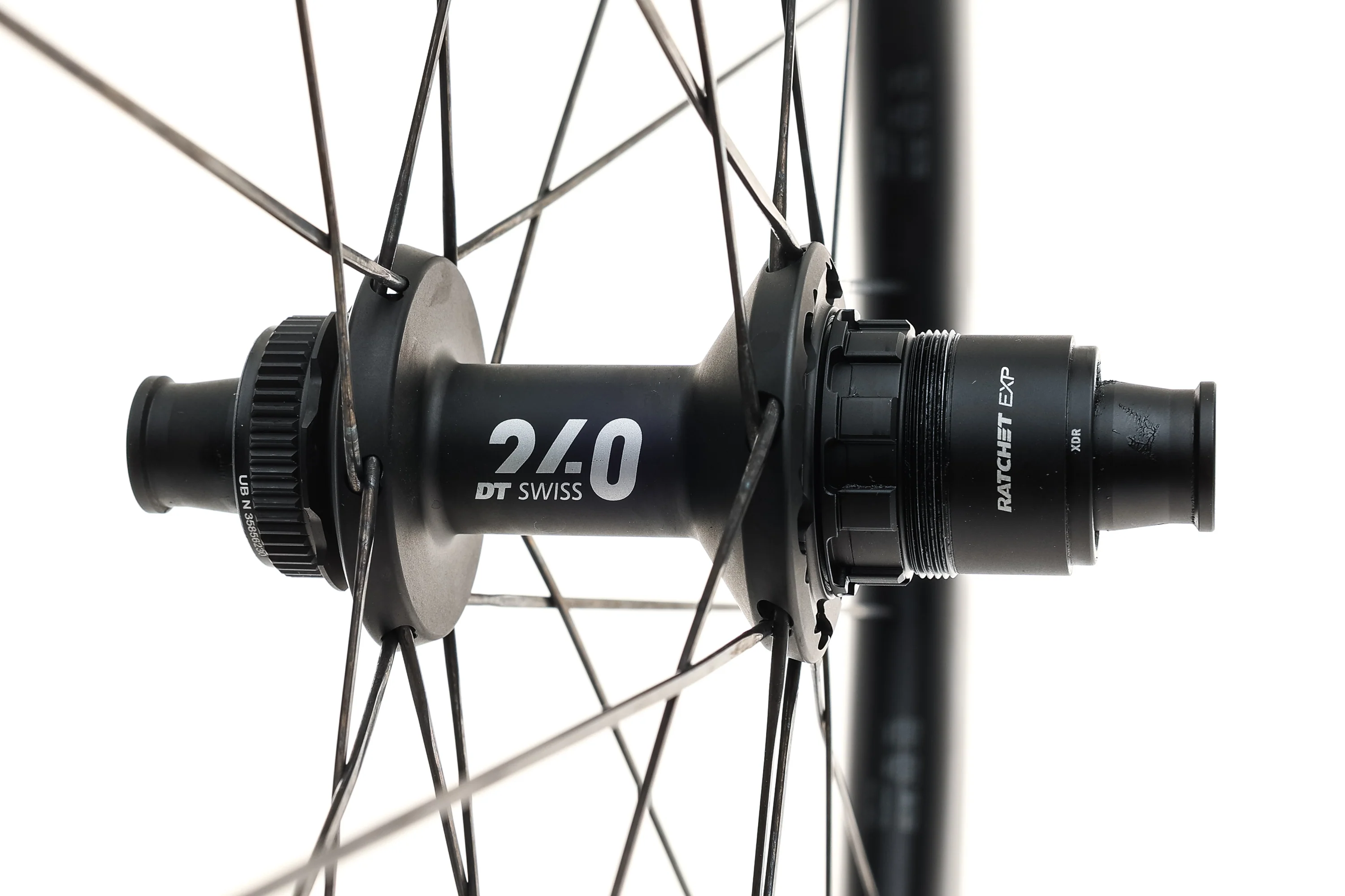 DT Swiss ERC 1400 DICUT DB 35 Carbon Tubeless 700c Wheelset - Image 3