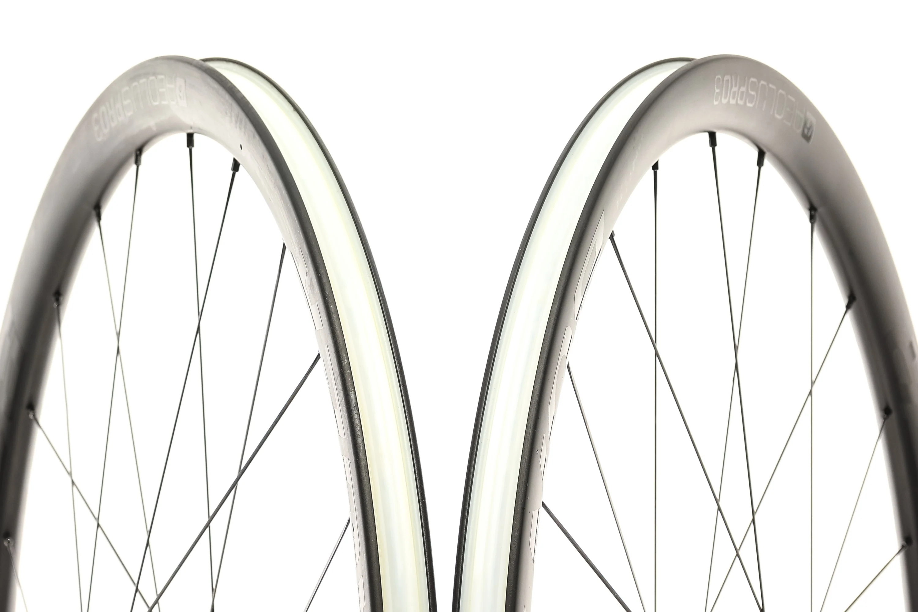 Bontrager Aeolus Pro 3 Carbon Tubeless 700c Wheelset - Image 5