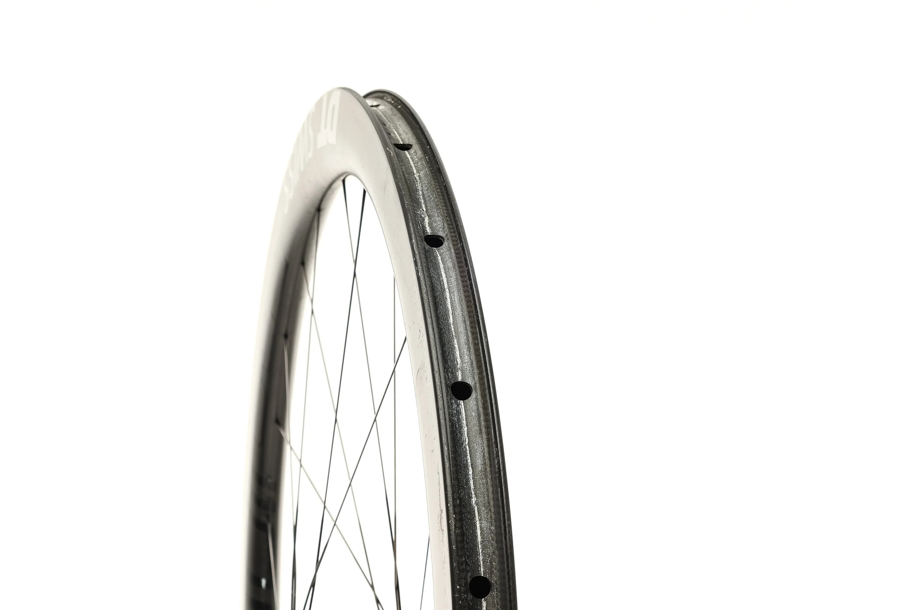 DT Swiss ERC 1100 Dicut Carbon Tubeless 700c Front Wheel - Image 4