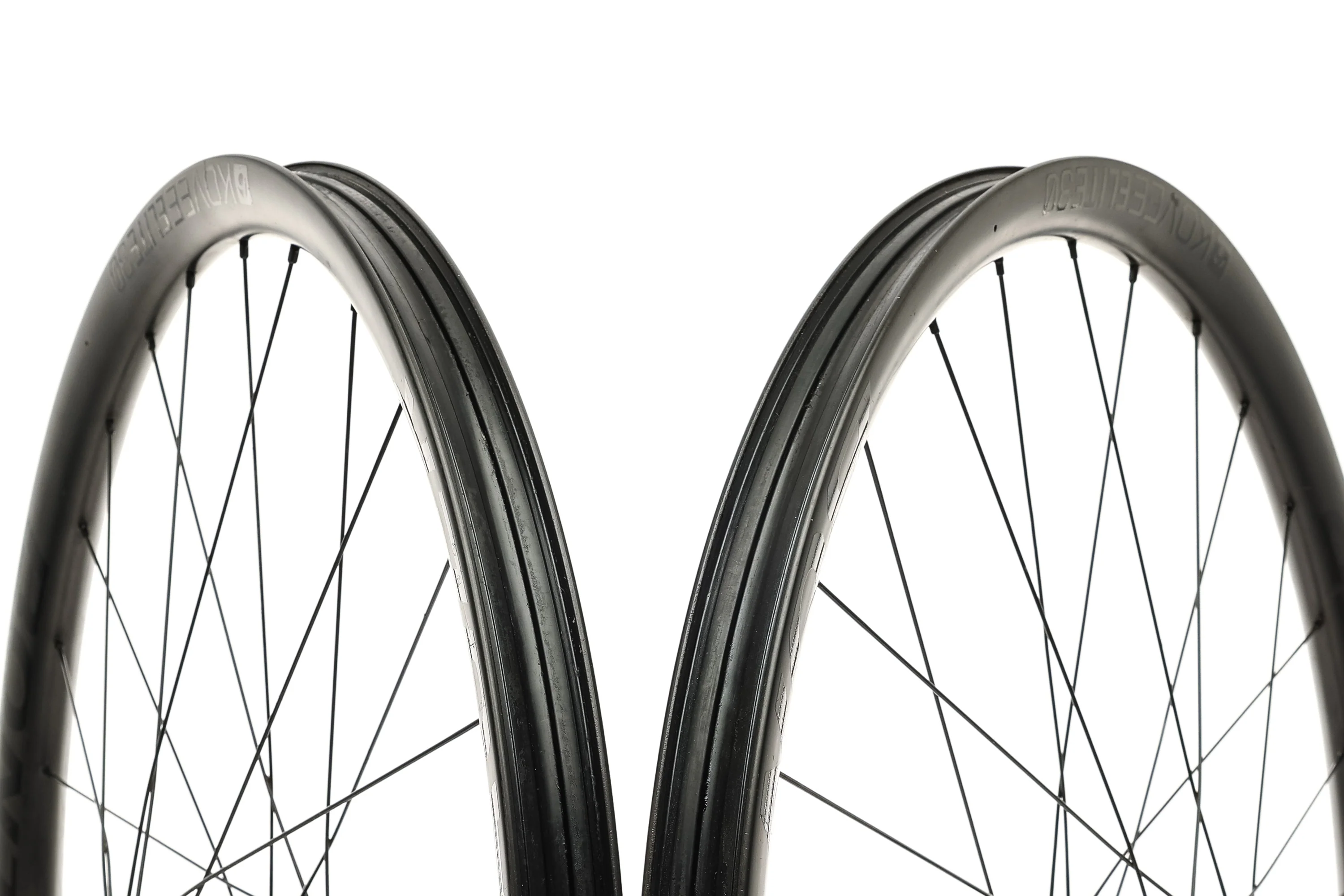 Bontrager Kovee Elite 30 Carbon Tubeless 29" Wheelset - Image 9