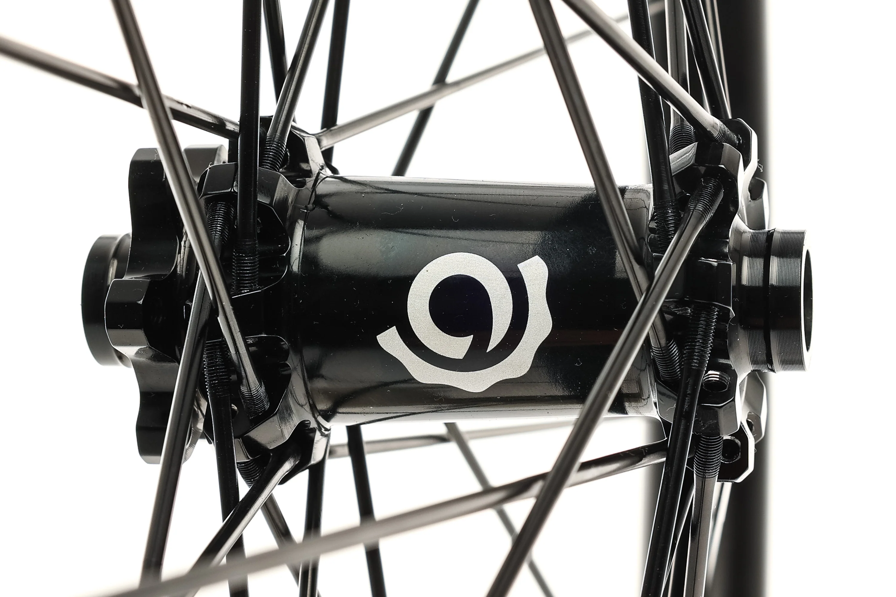 Industry Nine Enduro 305 V3 Aluminum Tubeless 27.5" Wheelset - Image 3