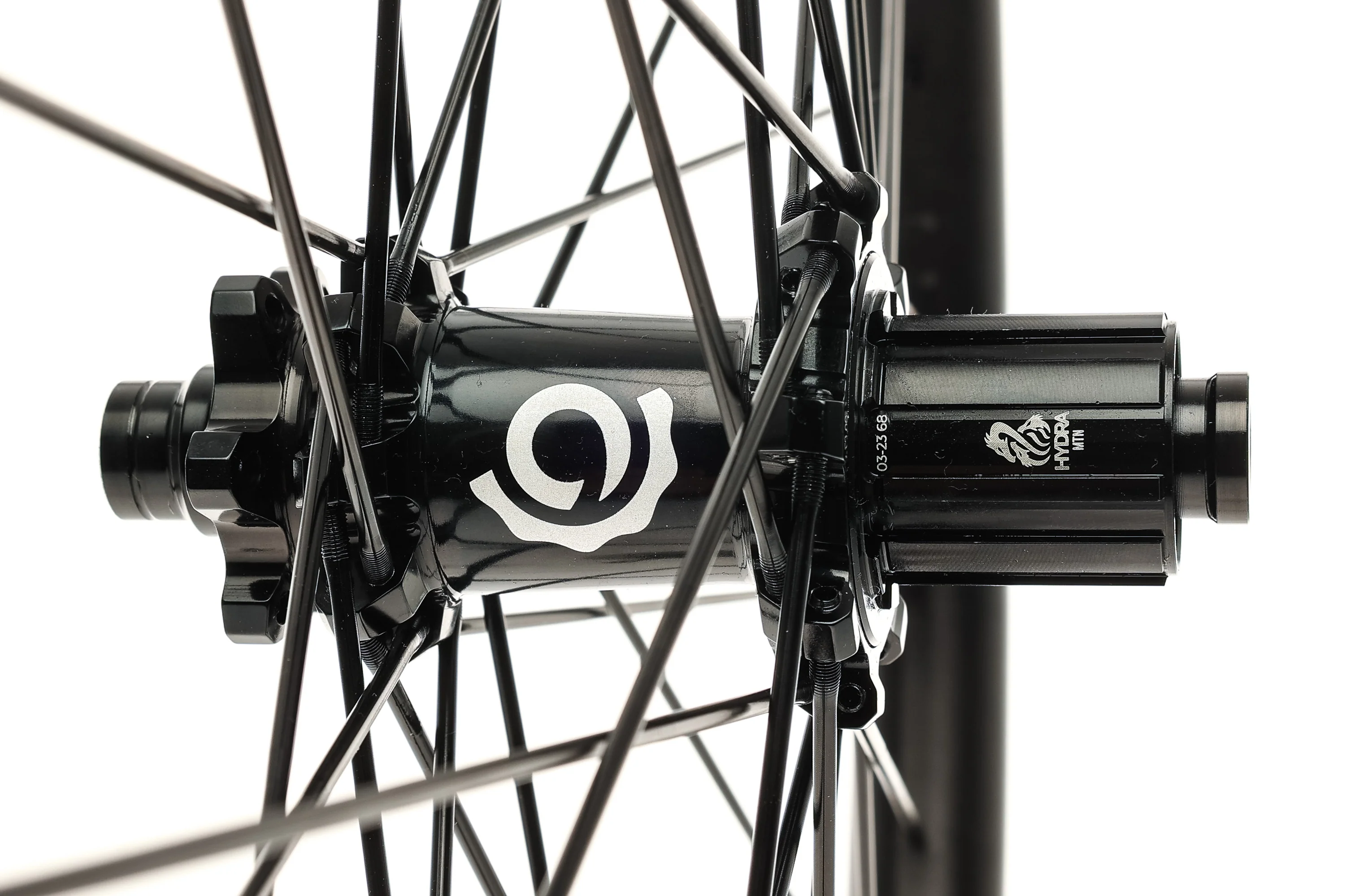 Industry Nine Enduro 305 V3 Aluminum Tubeless 27.5" Wheelset - Image 4