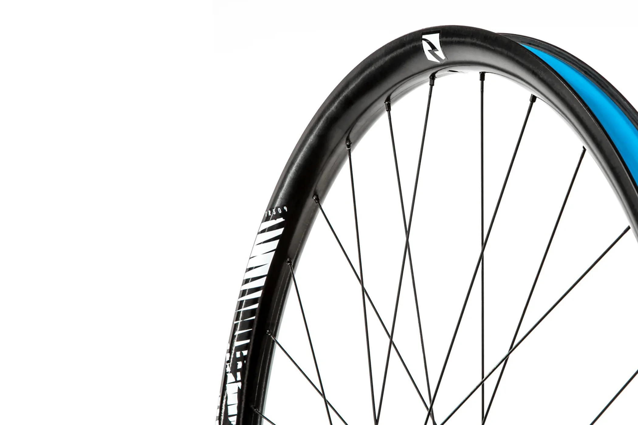 Reynolds TR 367 Carbon Tubeless 27.5" Wheelset - Image 6