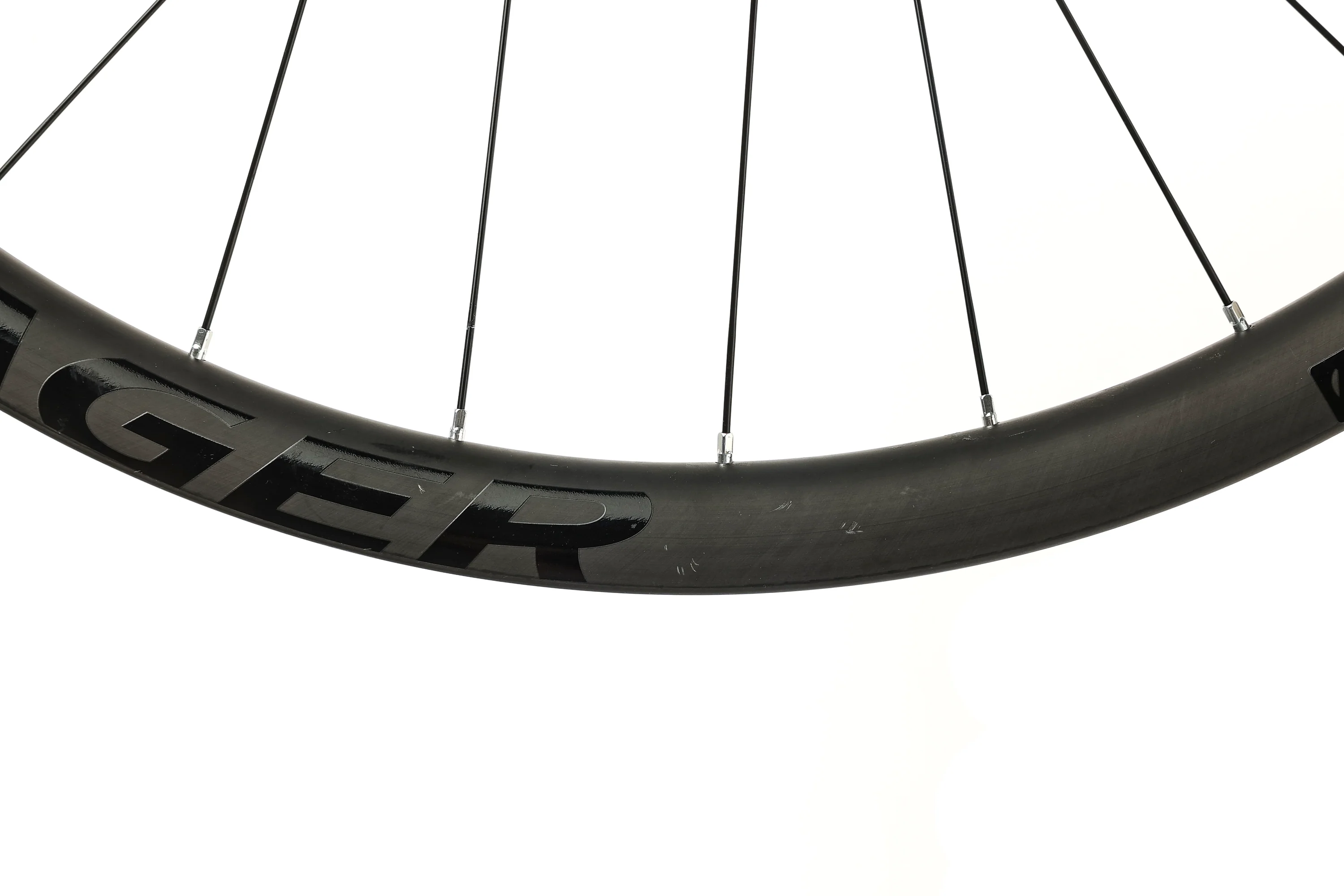 Bontrager Line 30 Carbon 27.5"/29" Tubeless Wheelset - Image 11