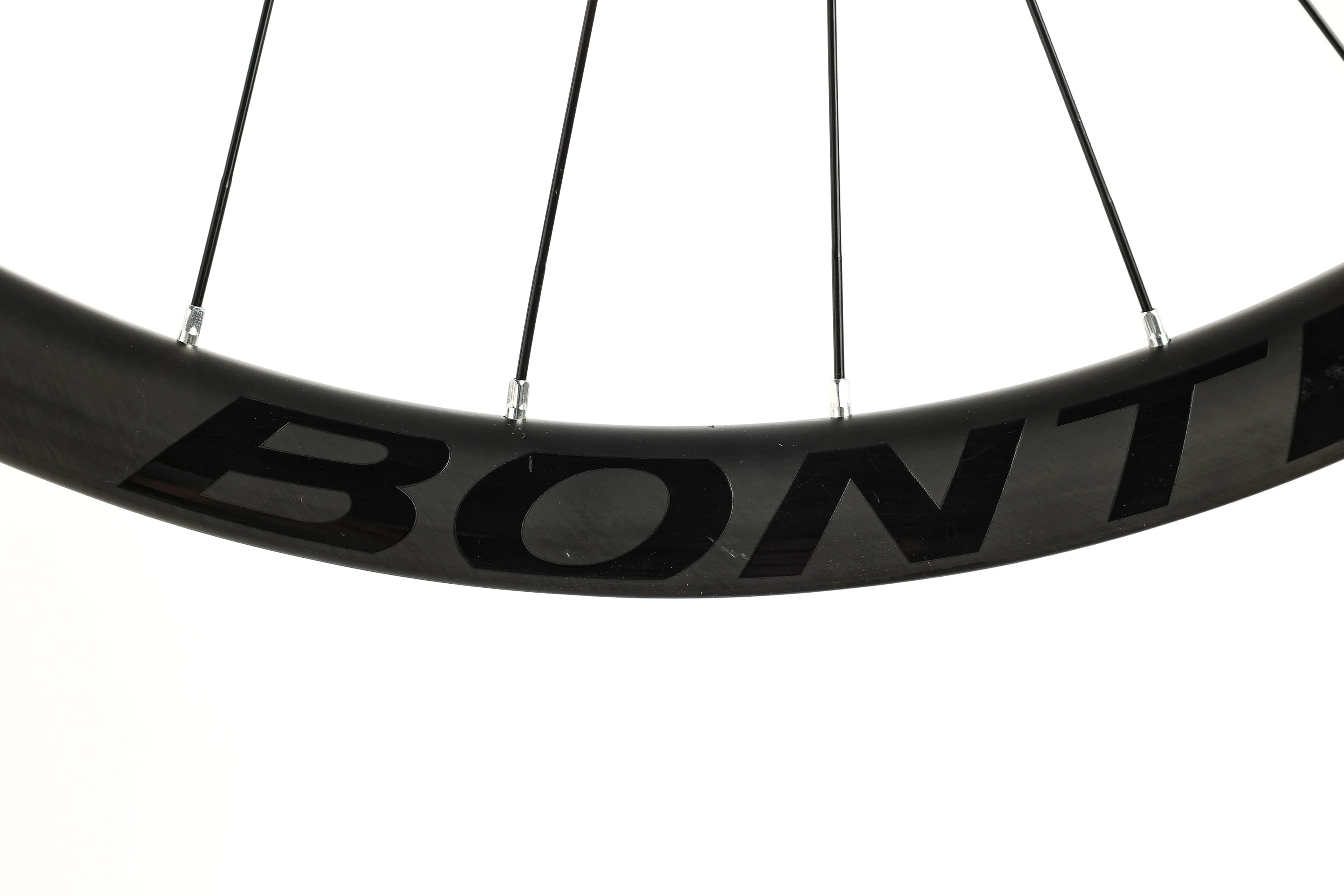 Bontrager Line 30 Carbon 27.5"/29" Tubeless Wheelset - Image 13