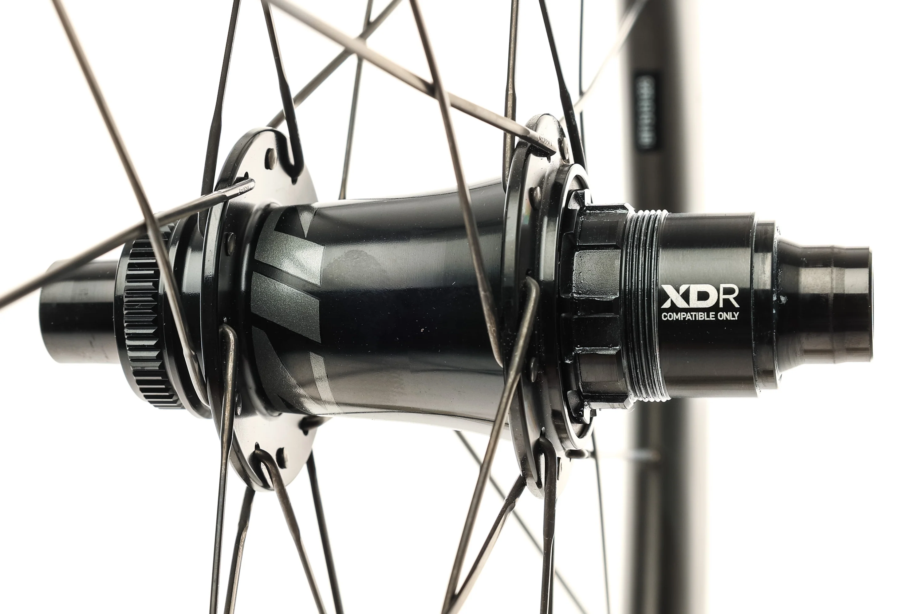 ZIPP 303 S Carbon Tubeless 700c Wheelset - Image 4