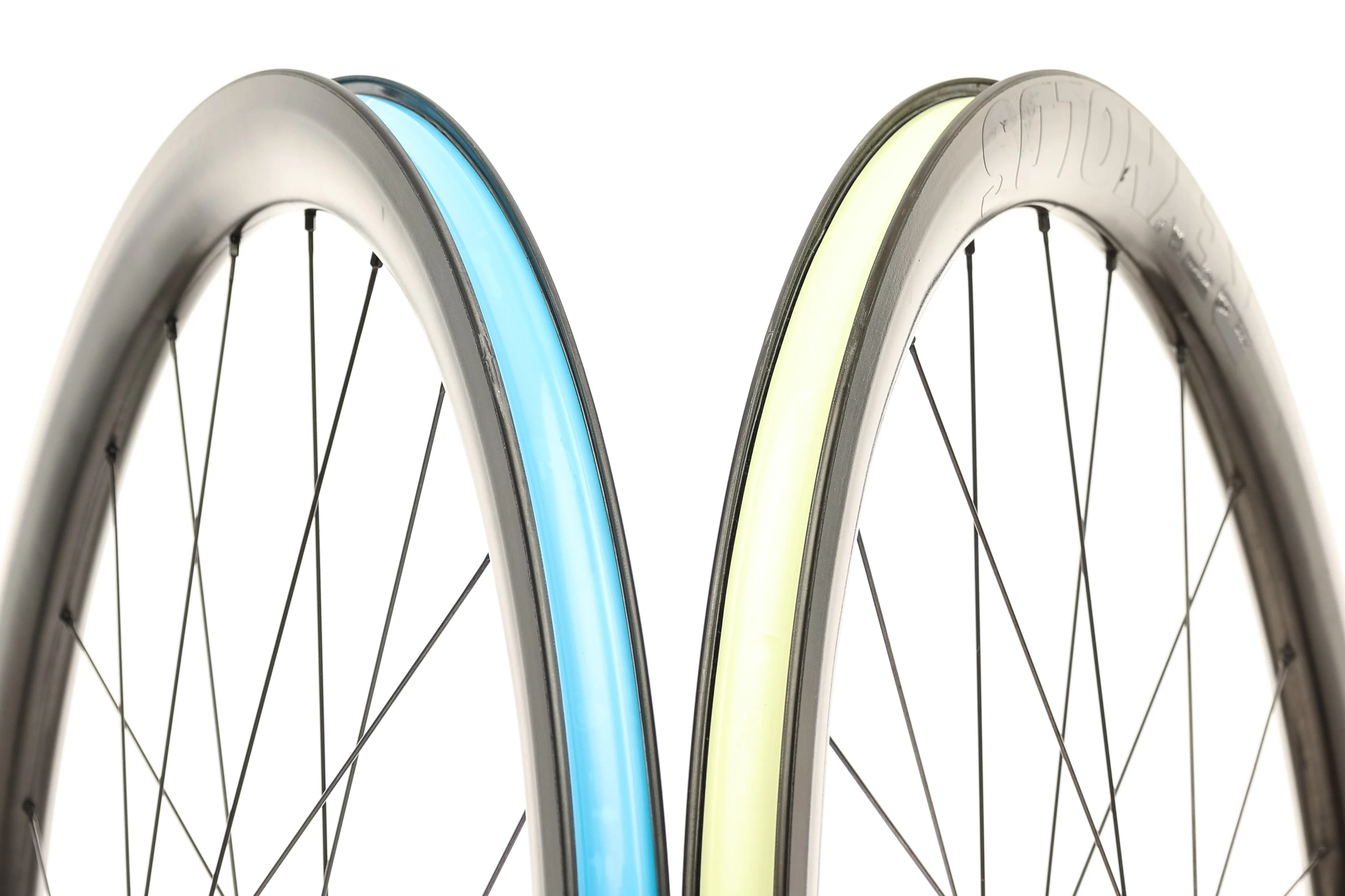 Reynolds AR41 Carbon Tubeless 700c Wheelset - Image 5