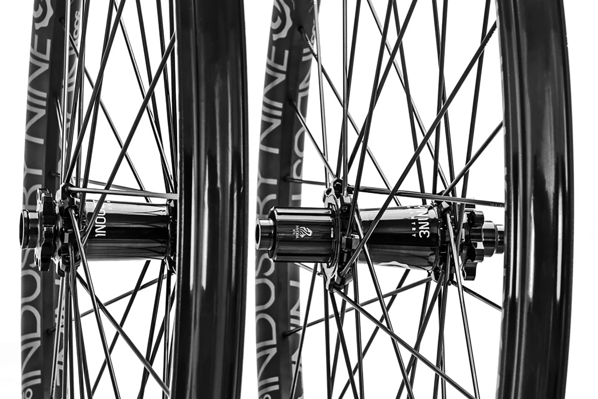 Industry Nine Grade 300 V1 Alloy Tubeless 27.5" Wheelset - Image 4
