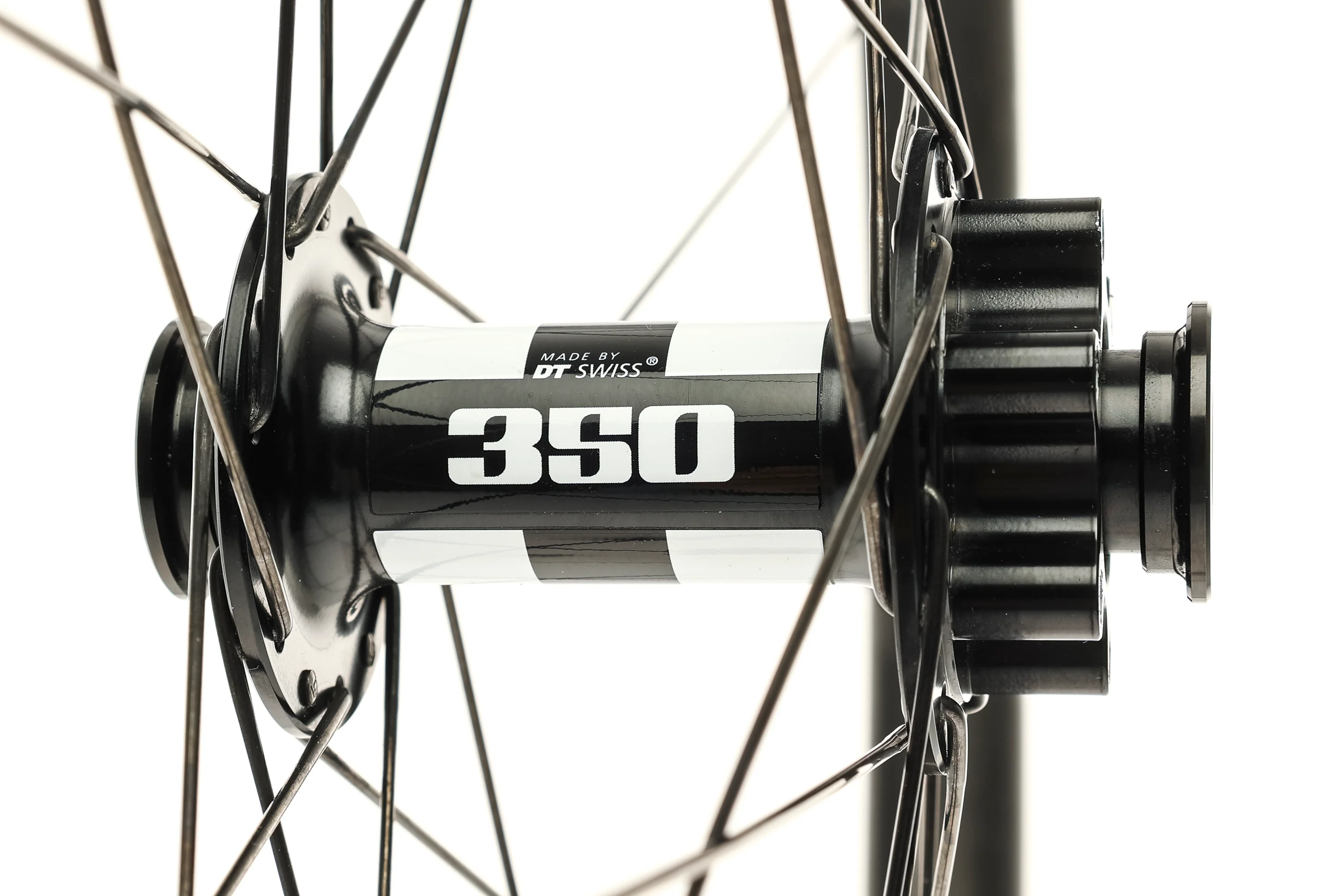 Reserve 27 Carbon Tubeless 29" Front Wheel - Image 3