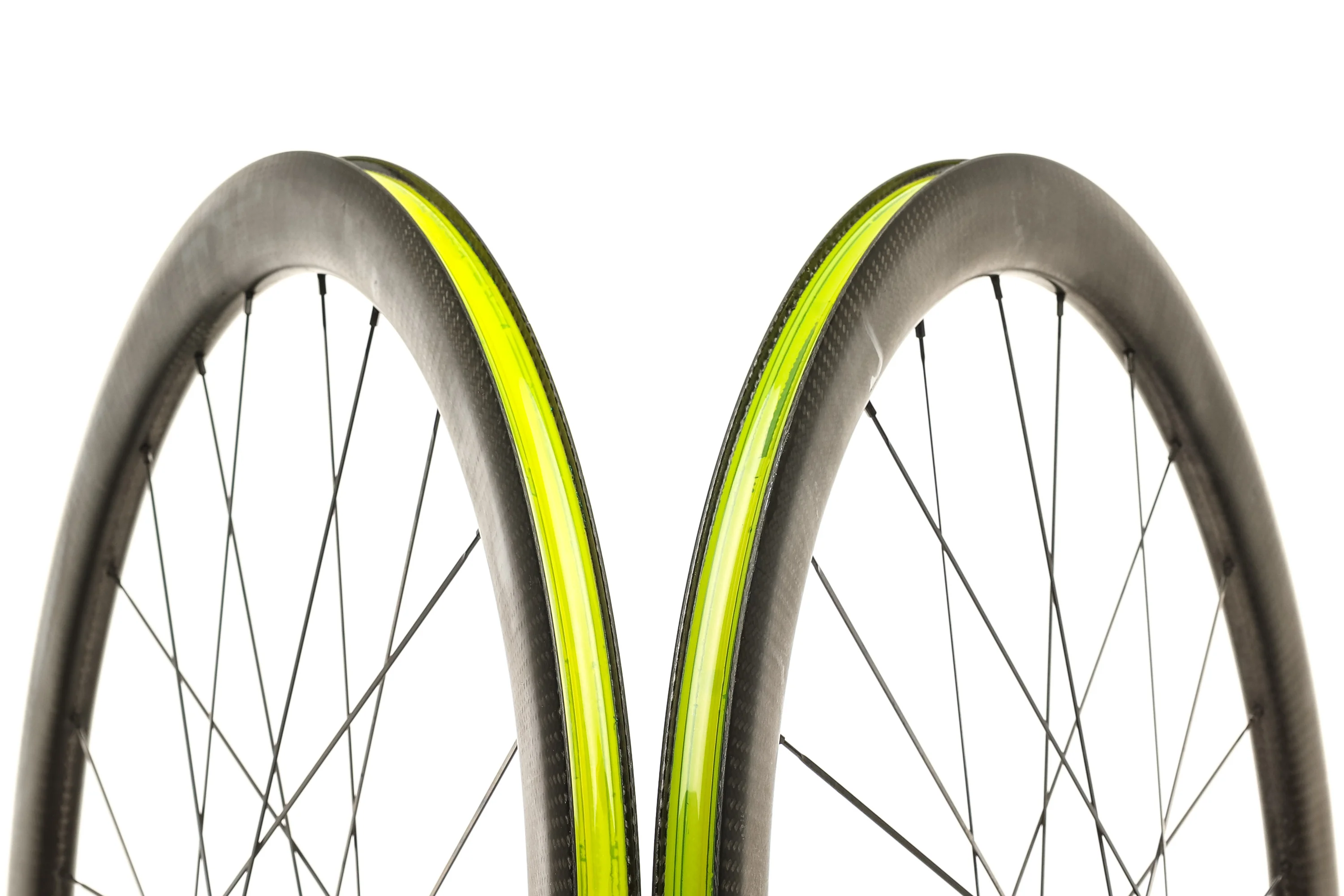 Mavic Cosmic Pro Carbon Tubeless 700c Wheelset - Image 5