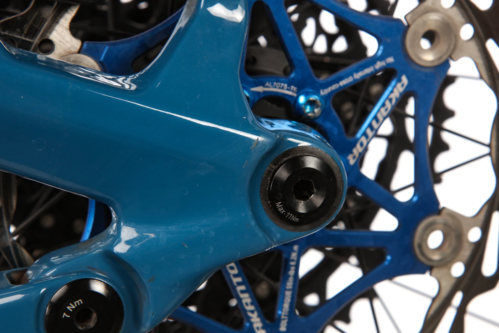 GT Sensor Carbon Pro Mountain Bike - 2024, Medium - Image 24