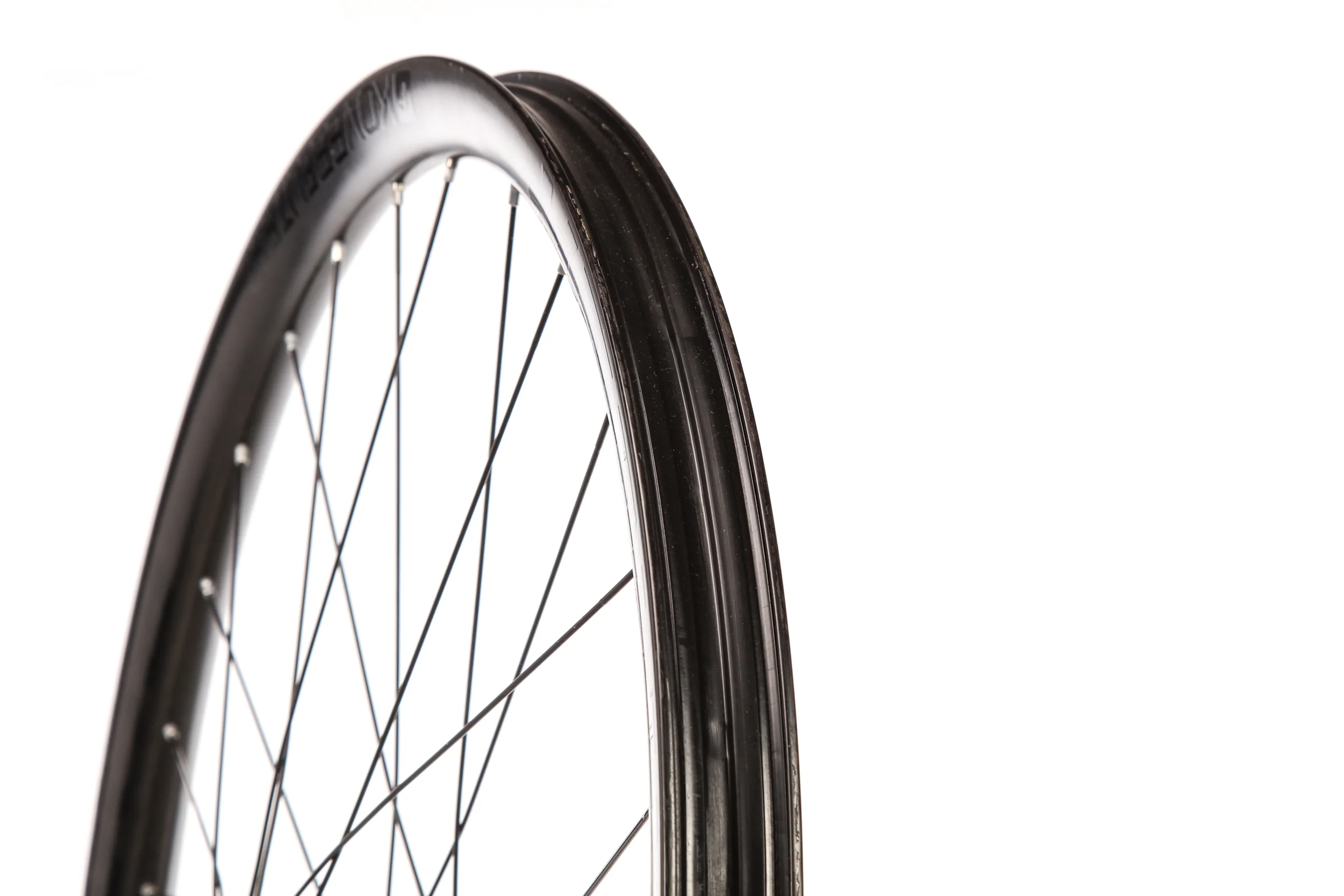 Bontrager Kovee Elite 30 Carbon Tubeless 27.5" Rear Wheel - Image 4