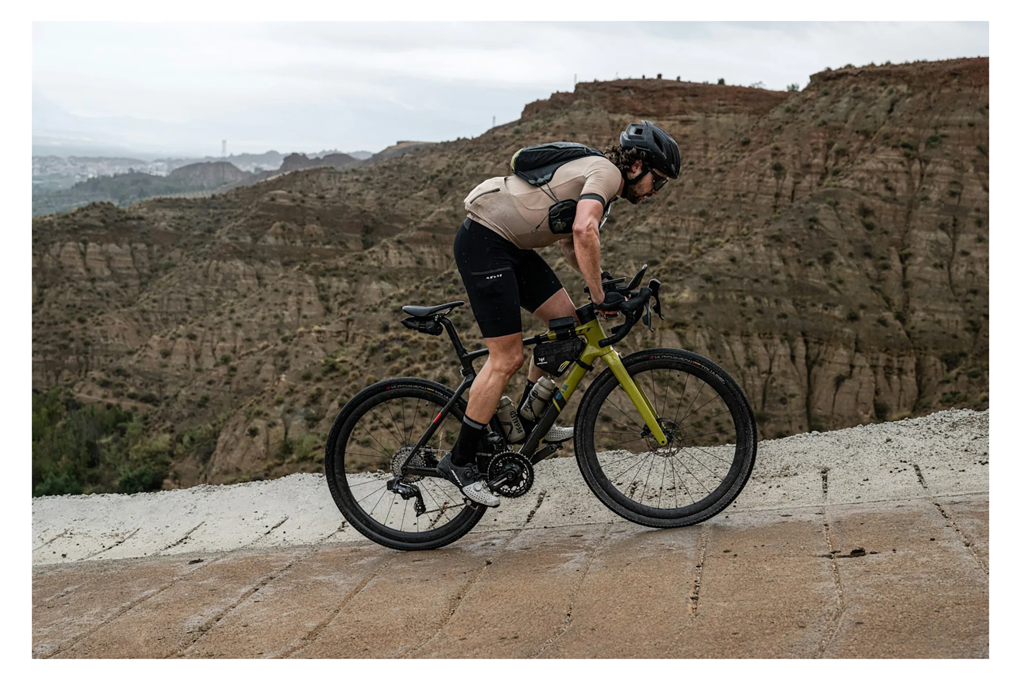 Apidura Racing Frame Pack 1L - Image 8