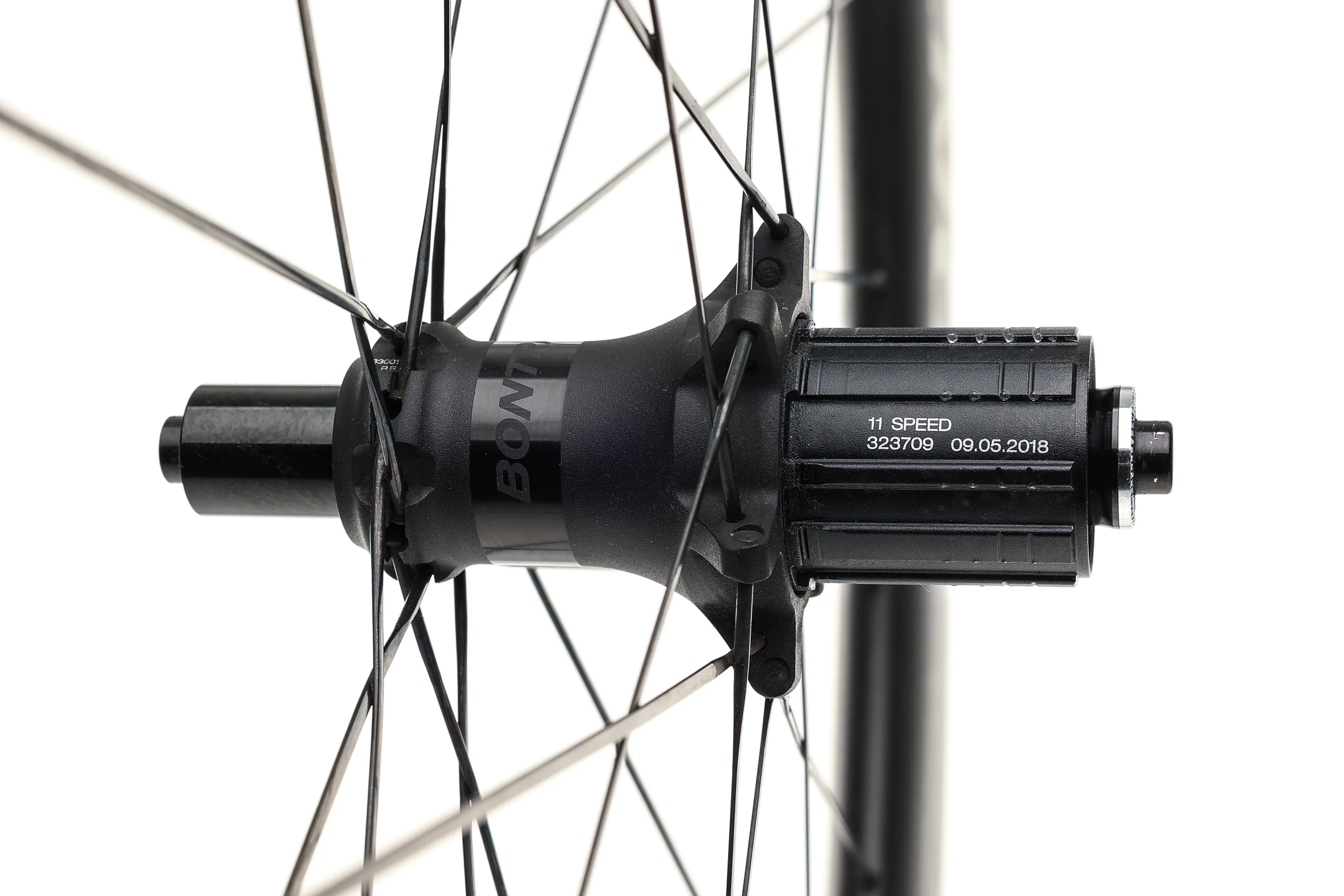 Bontrager Aeolus Pro 5 TLR Carbon Clincher 700c Wheelset - Image 3