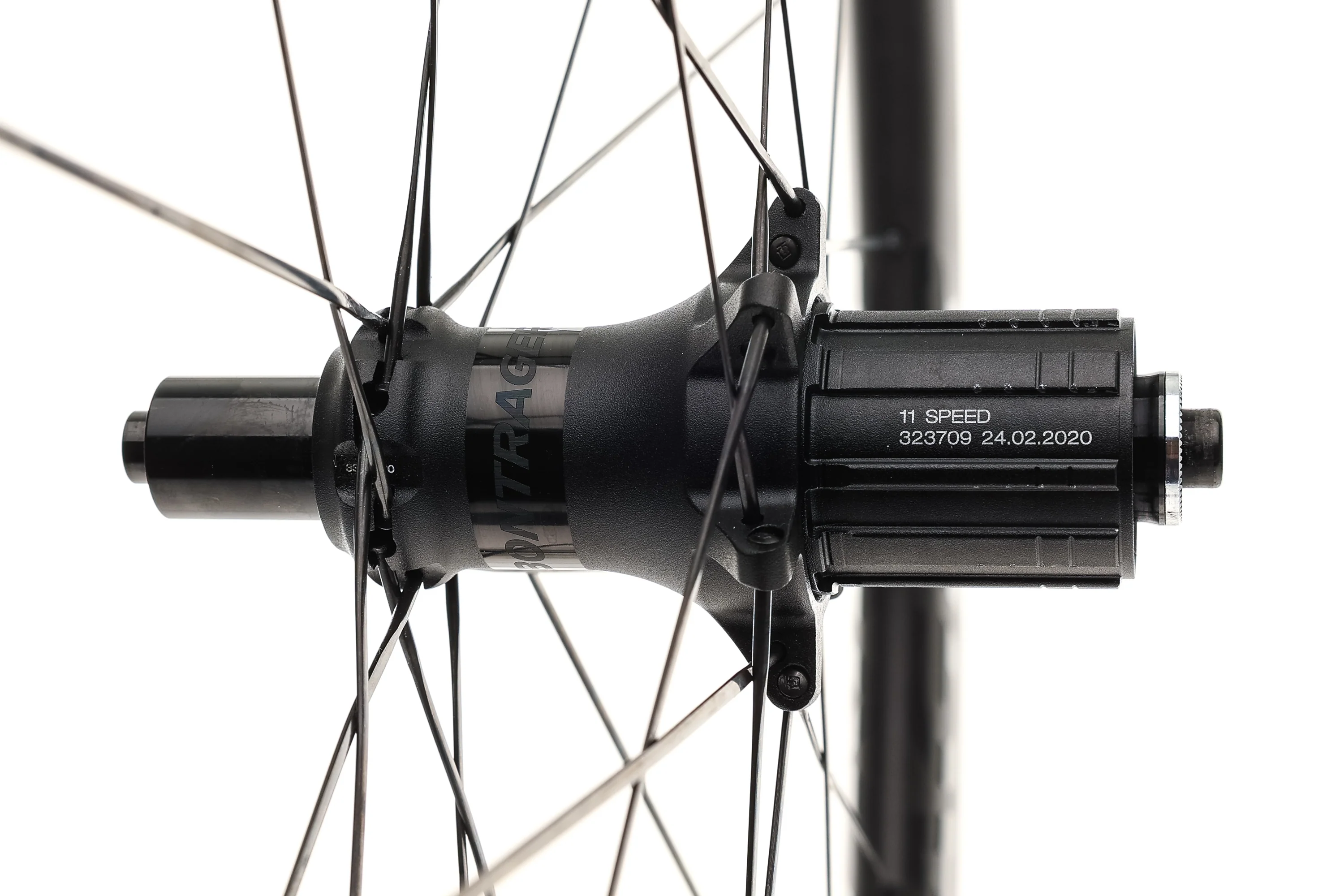 Bontrager Aeolus Pro 3 TLR Carbon Tubeless 700c Wheelset - Image 3