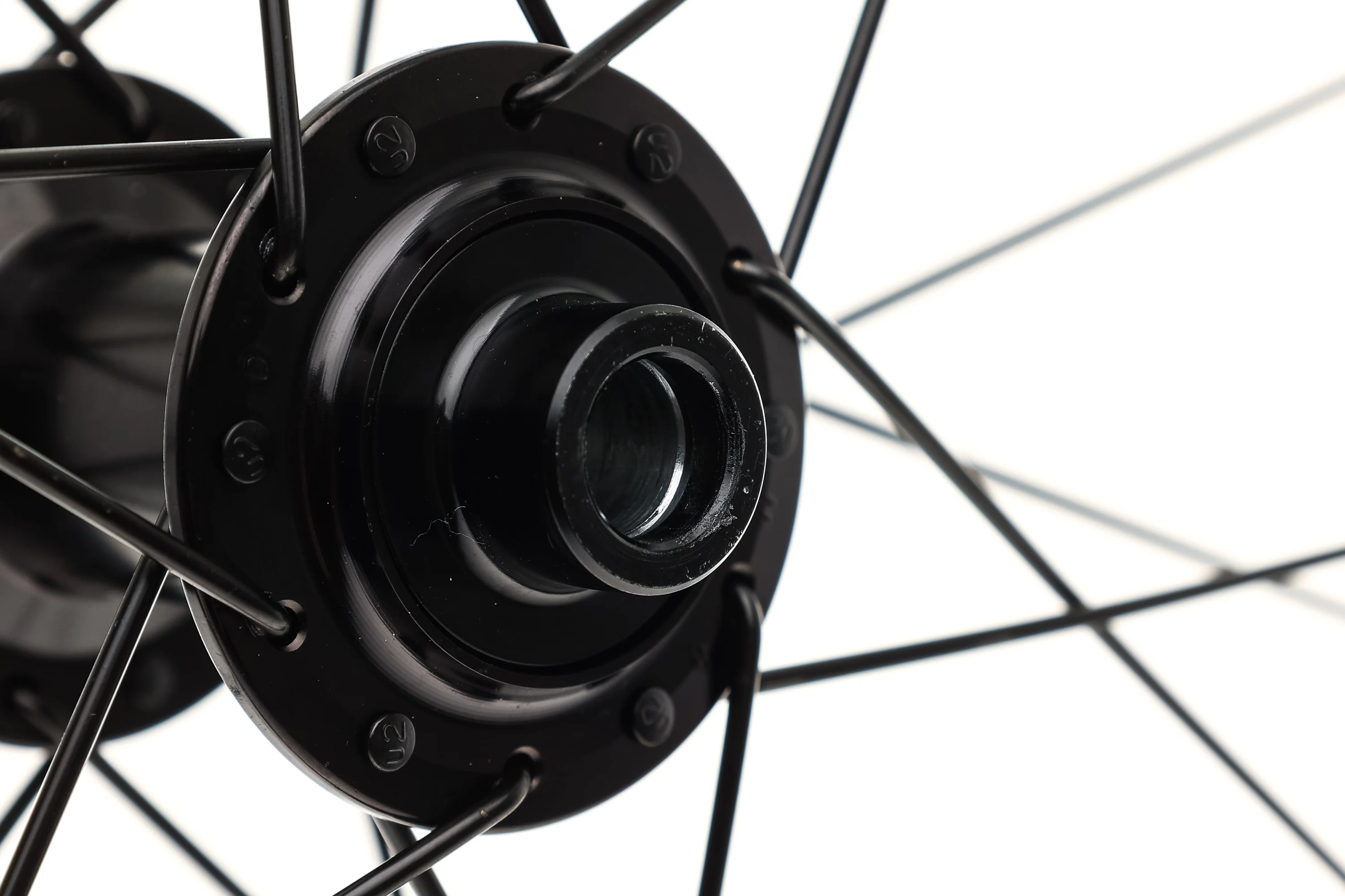Bontrager Paradigm TLR Disc Aluminum Tubeless 700c Front Wheel - Image 9