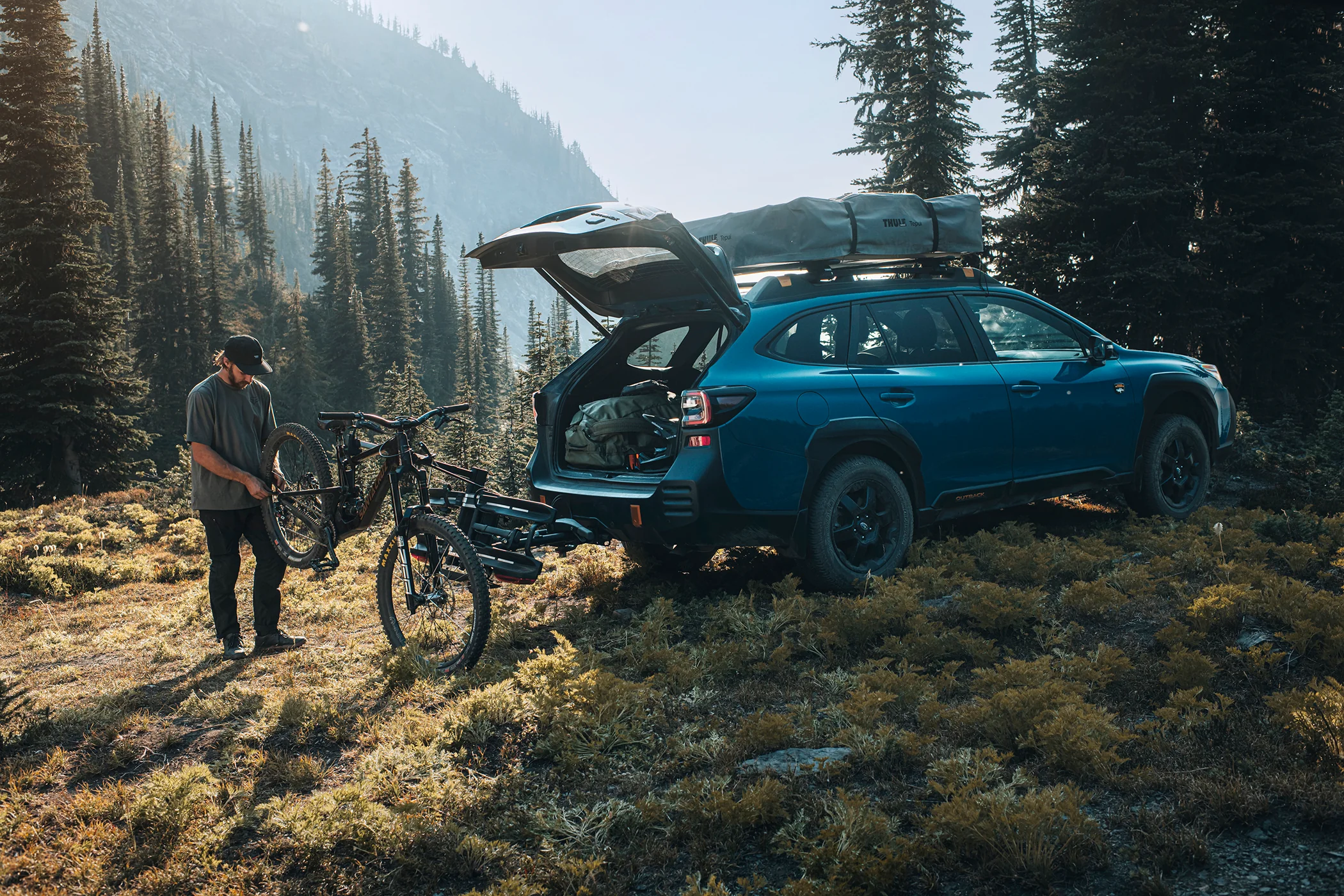 Thule EPOS 2 Bike Foldable Hitch Rack - Image 9
