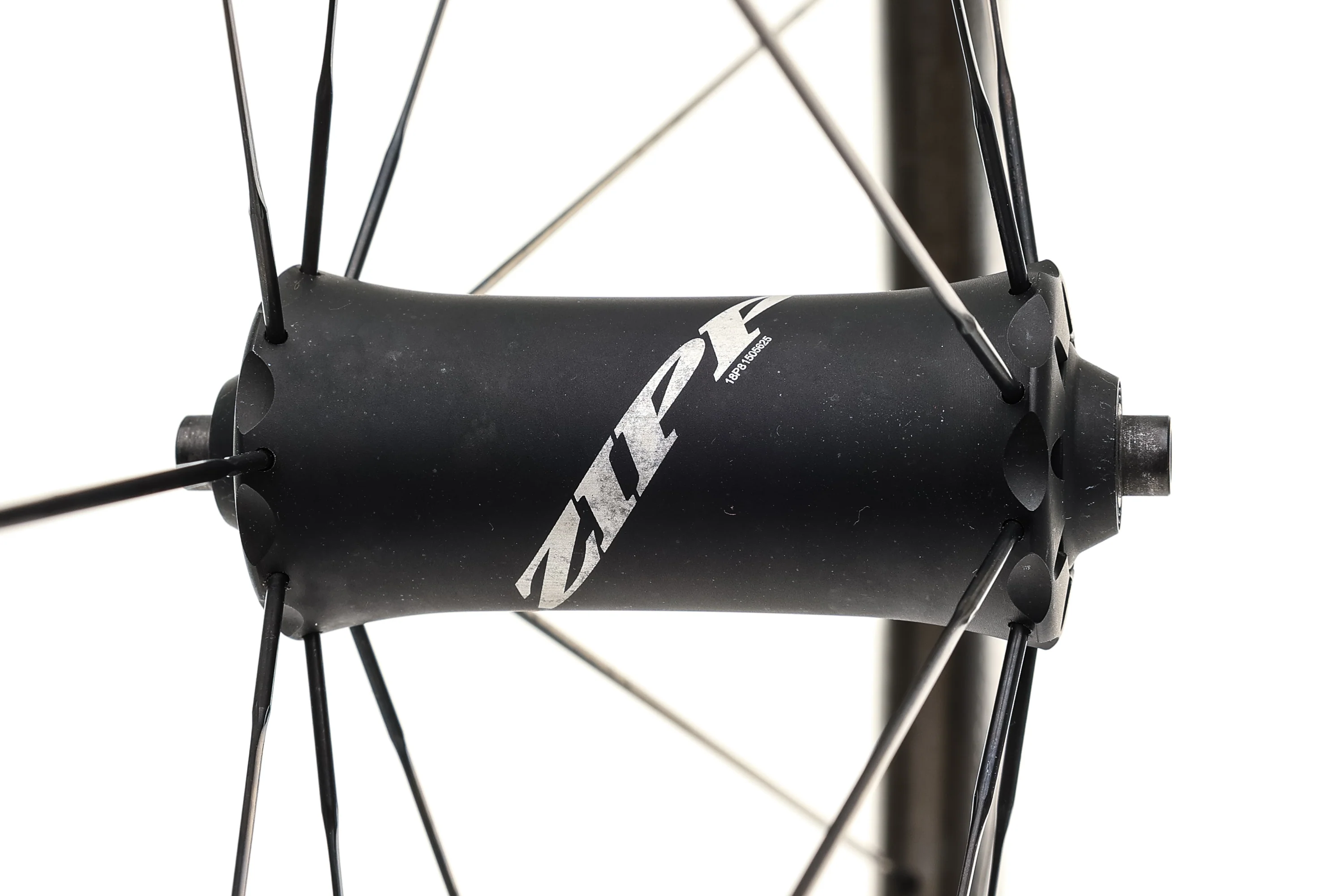 Zipp 303 NSW Carbon Tubeless 700c Wheelset - Image 4